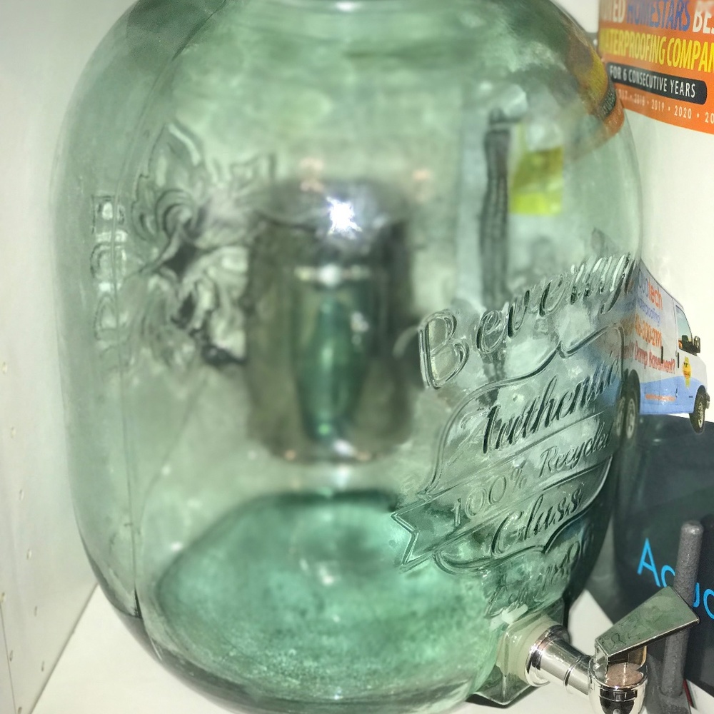 LARGE PARTY DRINK JUG WITH SPOUT